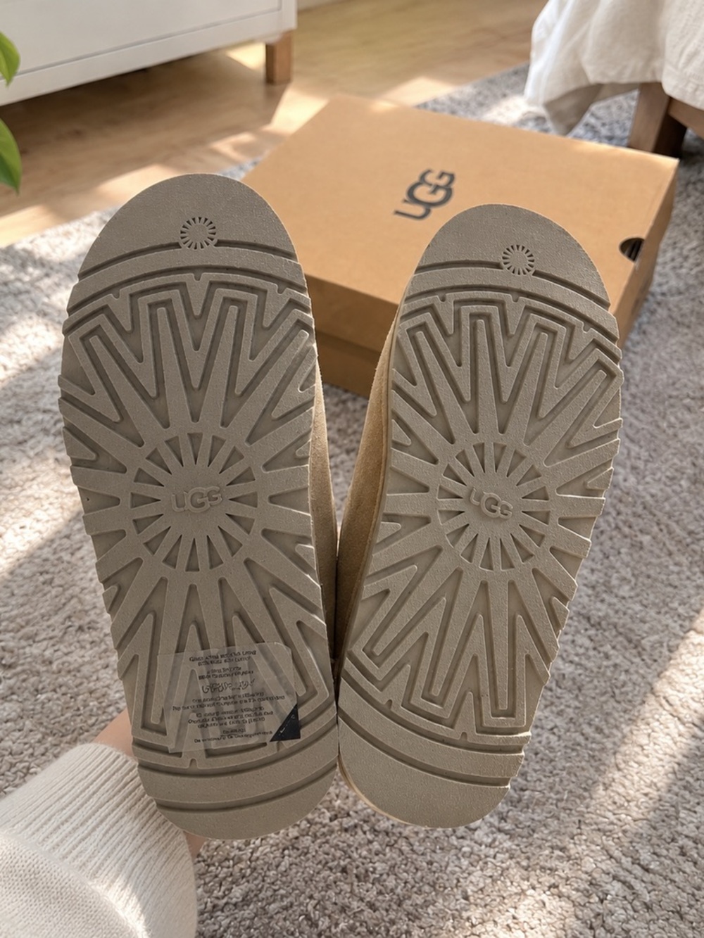 UGG Kids Classic Slip-On Slippers - Chestnut/Tan